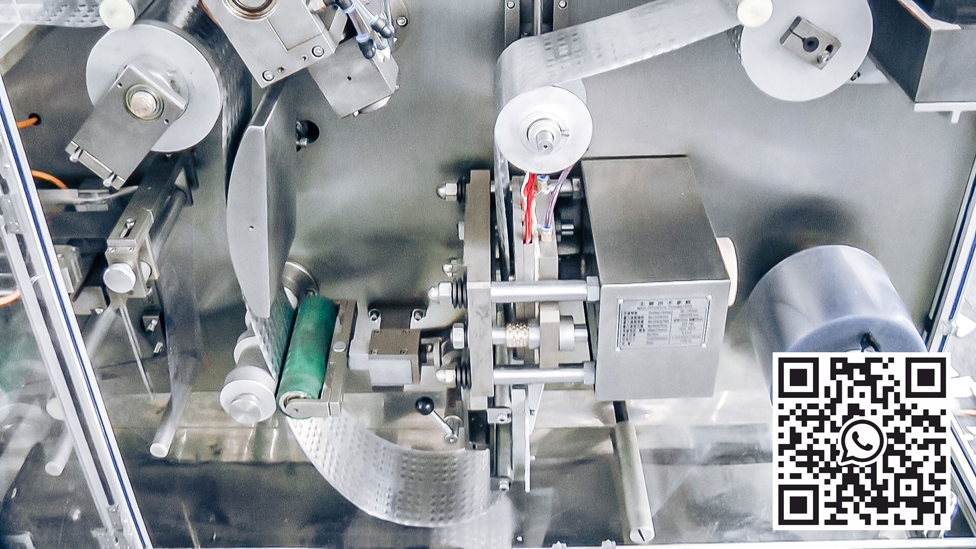 معدات التعبئة والتغليف الأوتوماتيكية لكبسولات الجيلاتين البلاستيكية نفطة في الإنتاج الصيدلاني