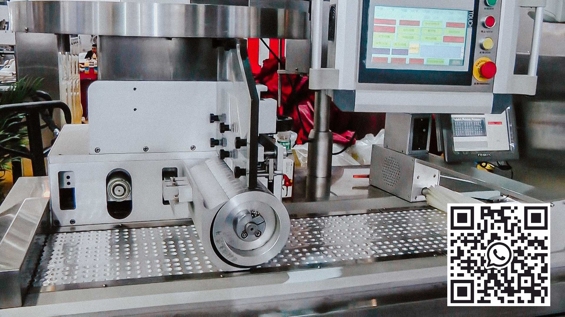 Automatický blistrovací stroj pro balení pevných želatinových tobolek v hliníkovém blistru
