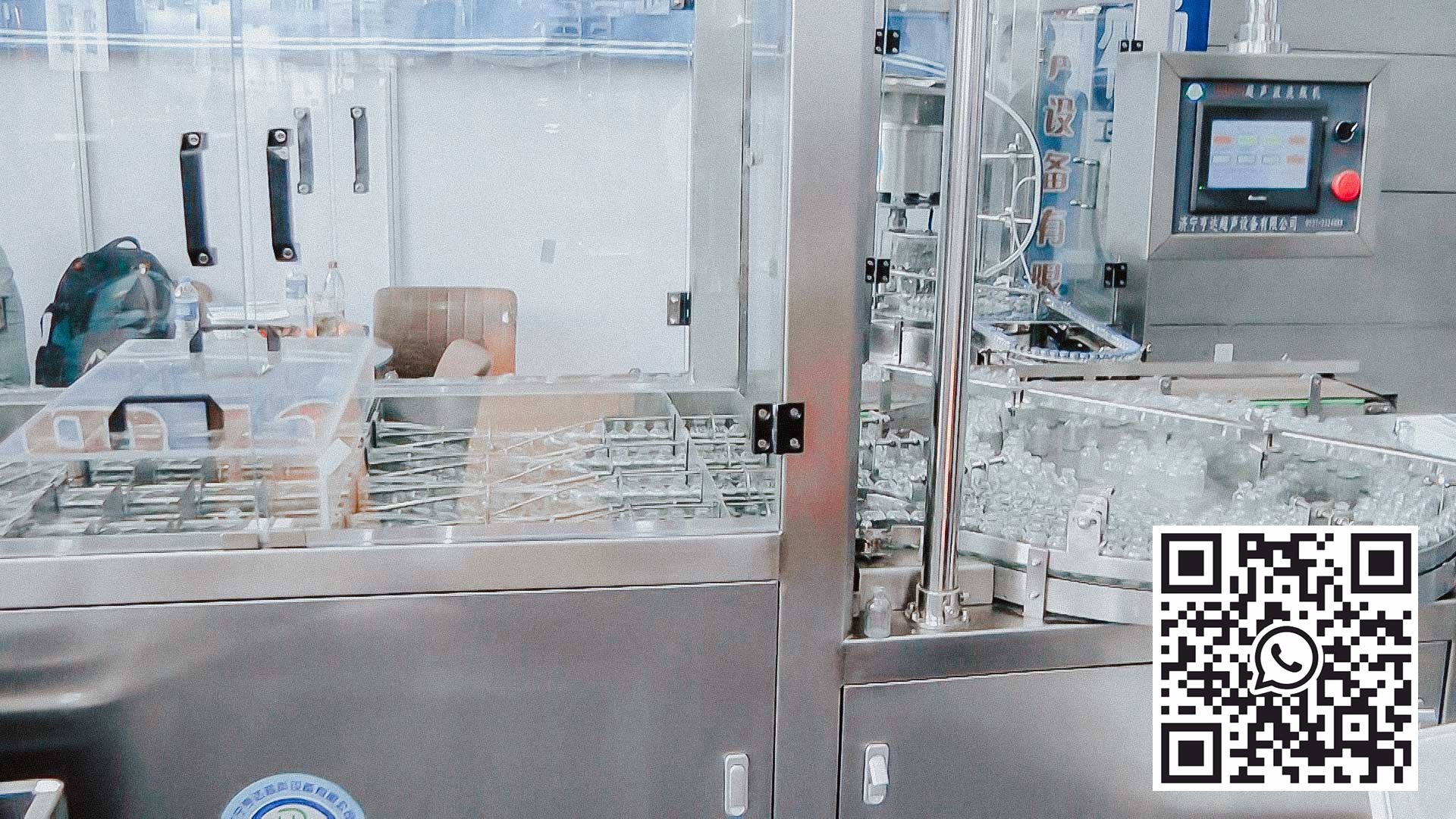 Automatický stroj na mytí a sterilizaci skleněných lahví penicilinu
