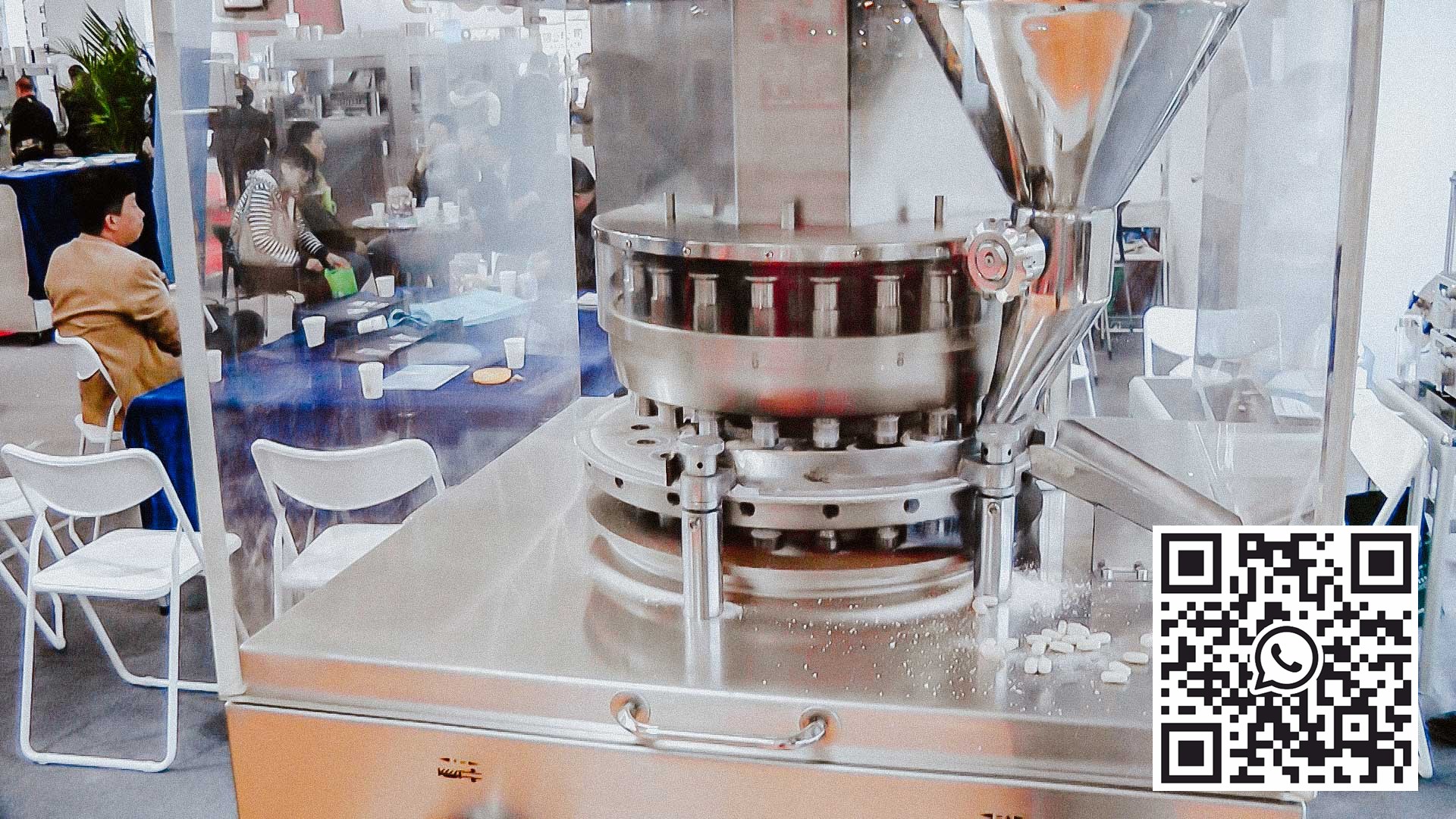 Automatický tabletovací stroj pro farmaceutickou továrnu