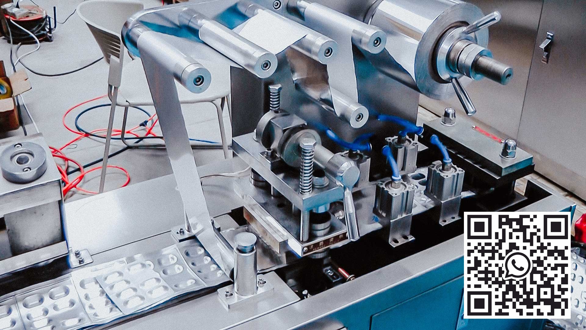 Automatische blistermachine voor het vullen van ovale tabletten in aluminium blisters