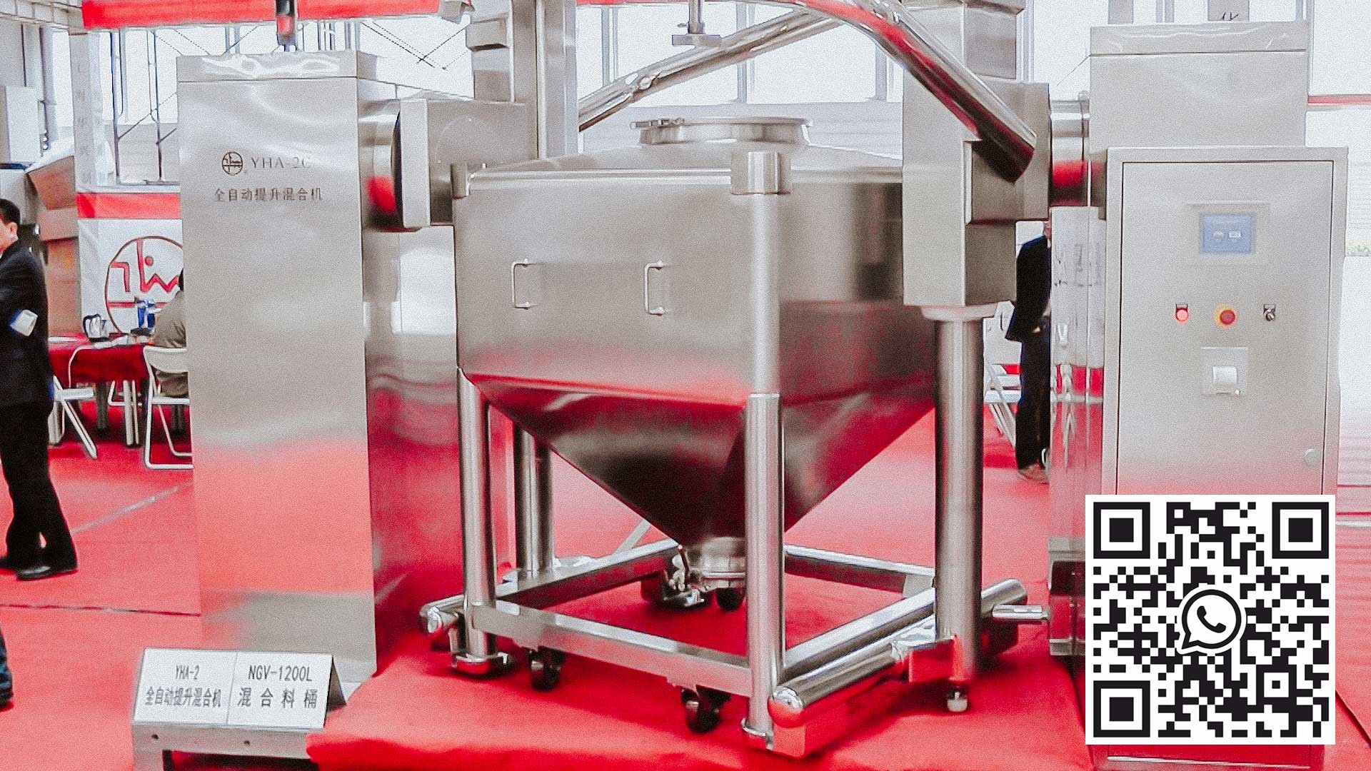 Poedermixer met grote kegel voor industrieel mengen in de farmaceutische industrie