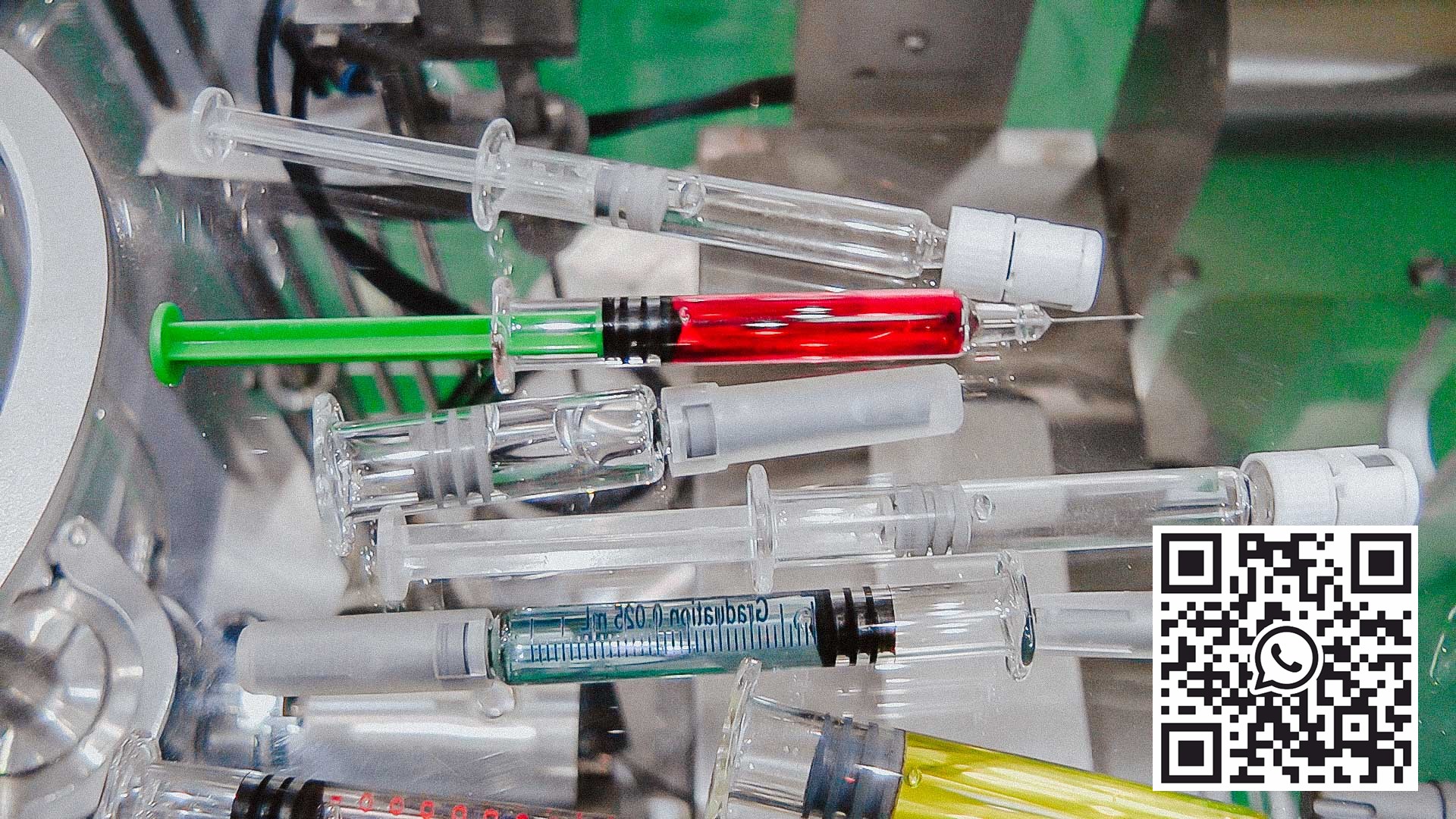 स्वचालित मशीन असेंबली और कैपिंग प्लास्टिक सिरिंज