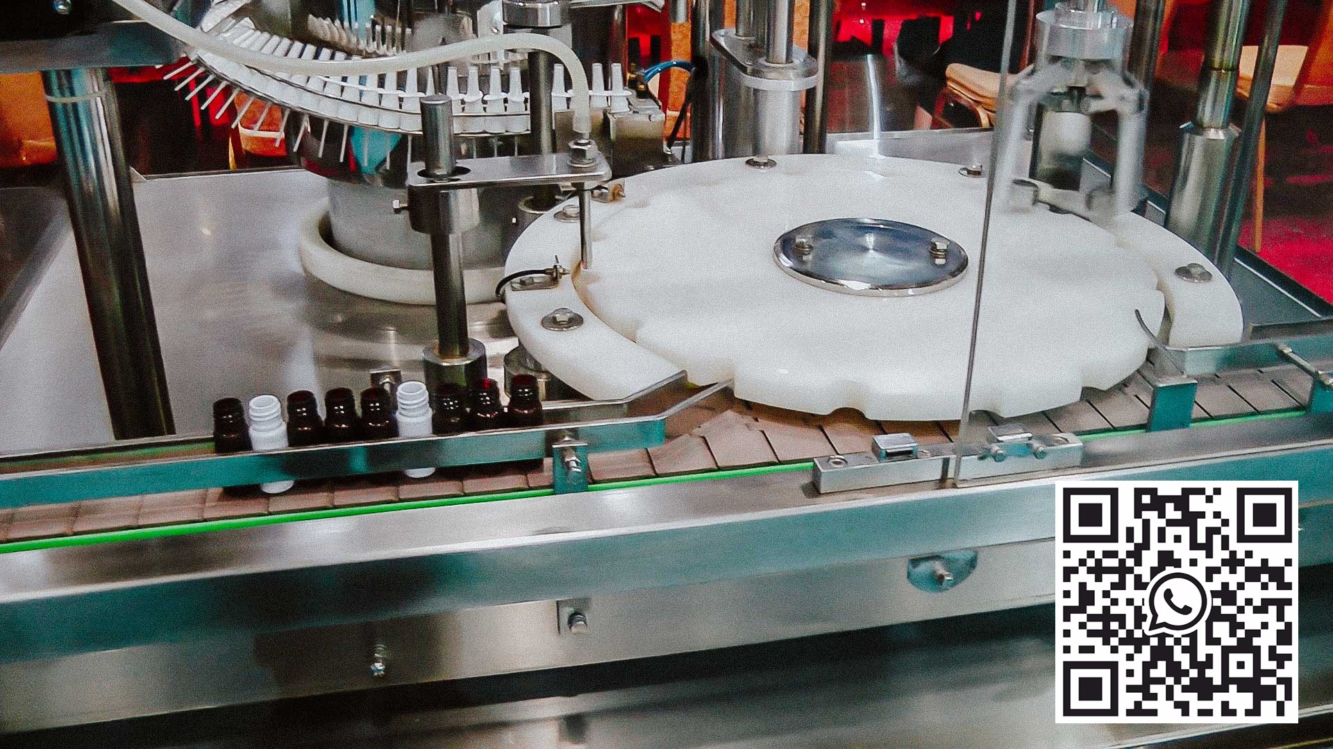 स्प्रे नोजल की बोतलों में उच्च गति की बोतलें और तरल पदार्थों के कैपिंग के लिए उपकरण