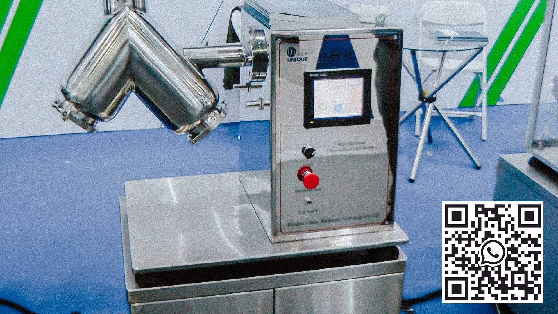 V-mixer untuk menyiapkan campuran bubuk yang digunakan untuk pembuatan obat