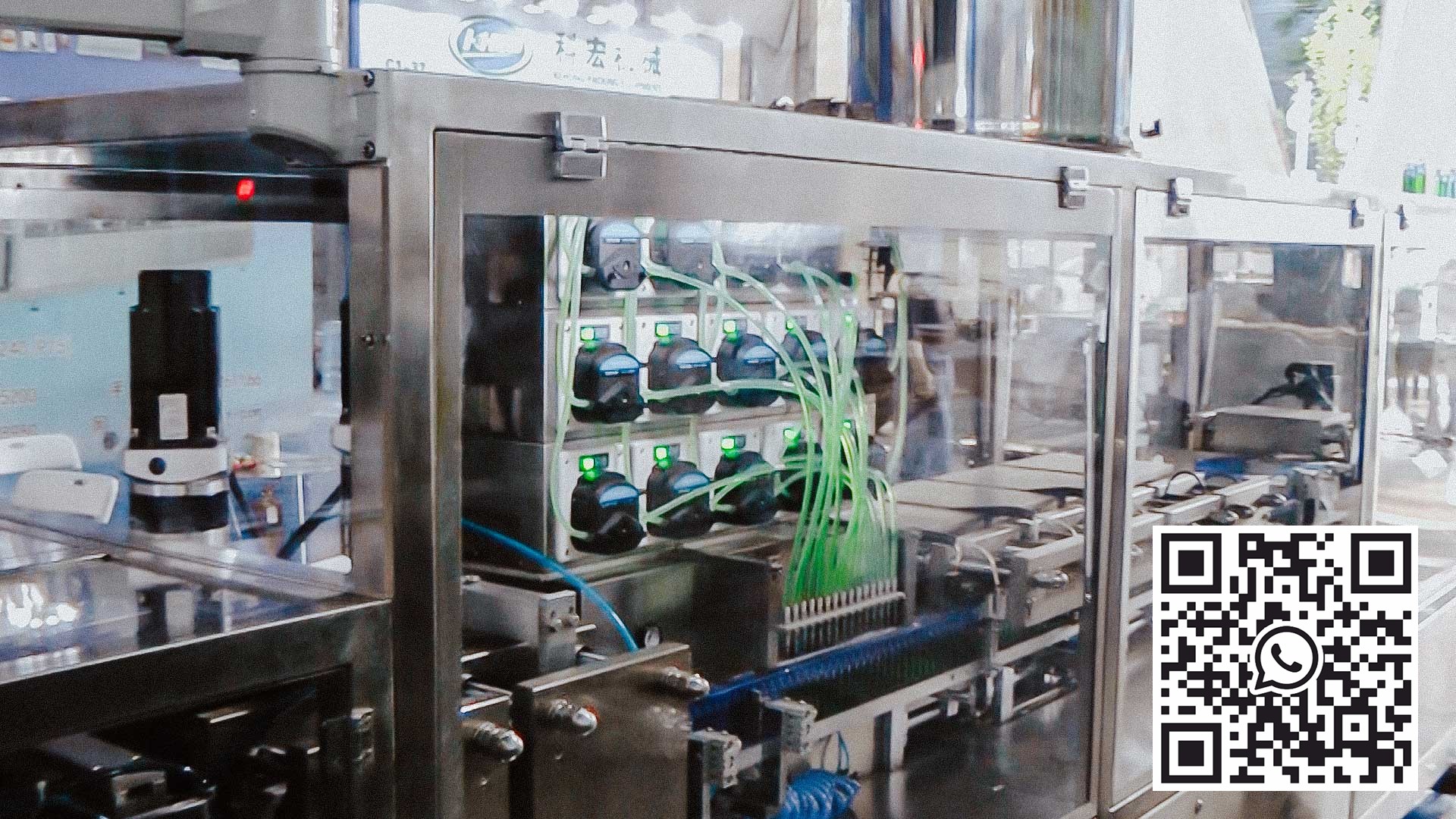 Plastikinių ampulių su užsukamais dangteliais skysčiams užpildymo ir uždarymo linija