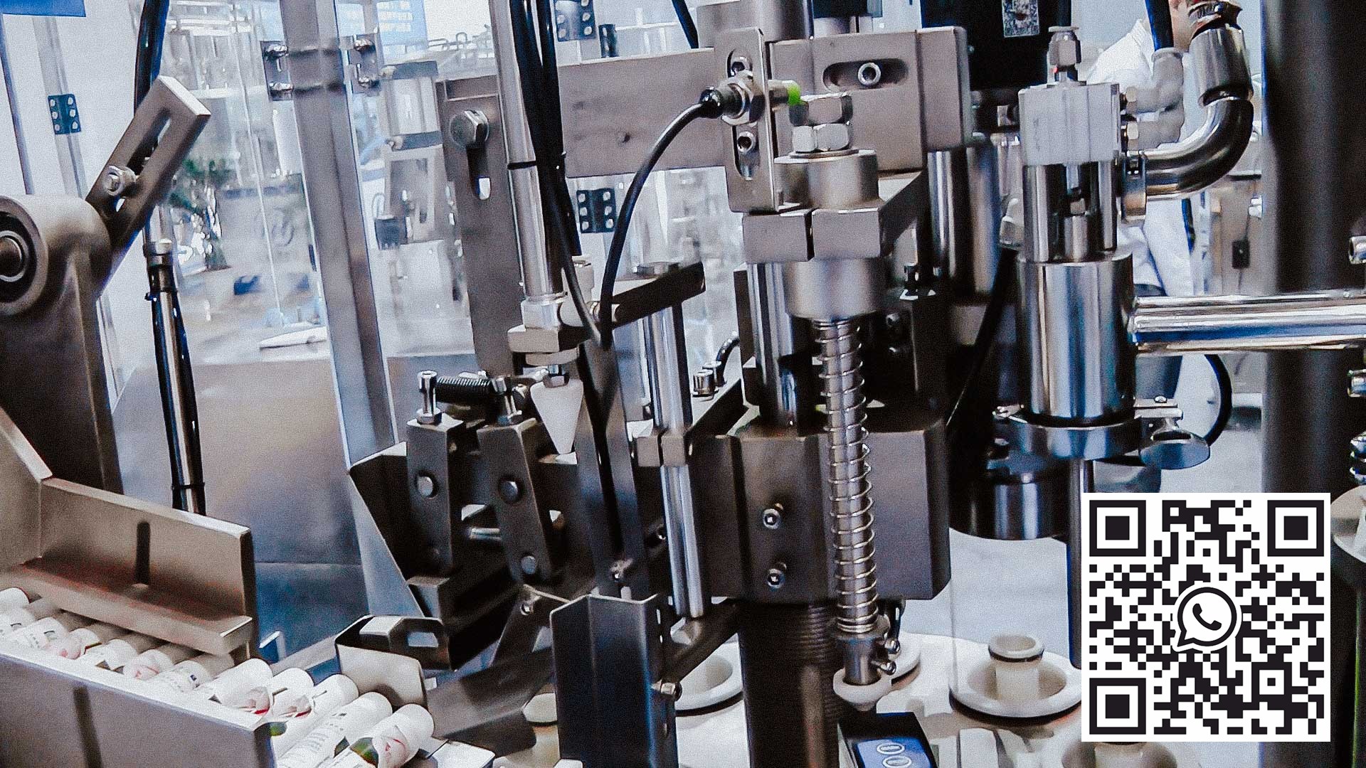 Automatinė kosmetikos ir farmacijos kremo dozavimo ir plastikinių vamzdelių užpildymo įranga