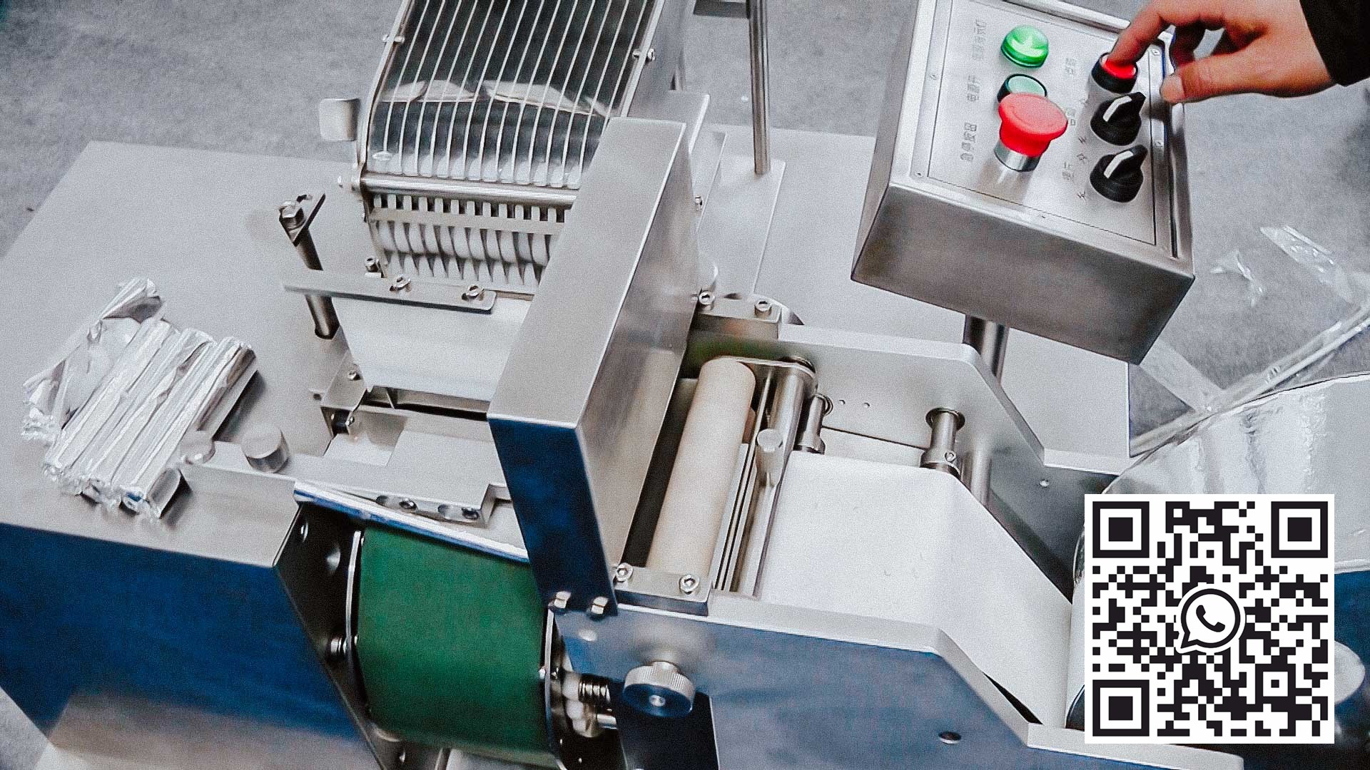 Automatinė pakavimo mašina, skirta prijungti prie 10 tablečių, suvyniotų folija į ritinį, grupės