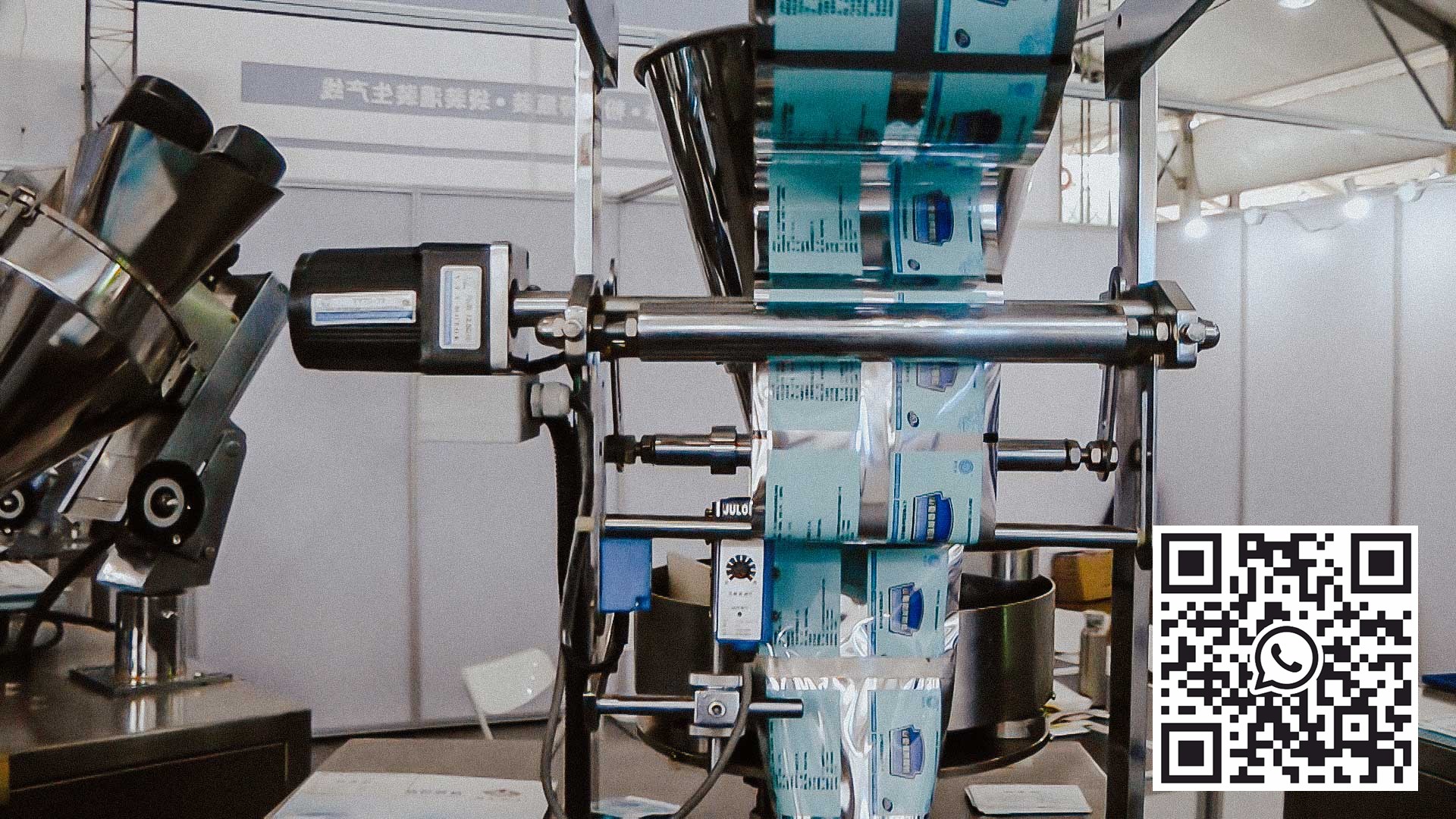 Įranga miltelių granulių medžiagoms pakuoti į plastikinius maišelius