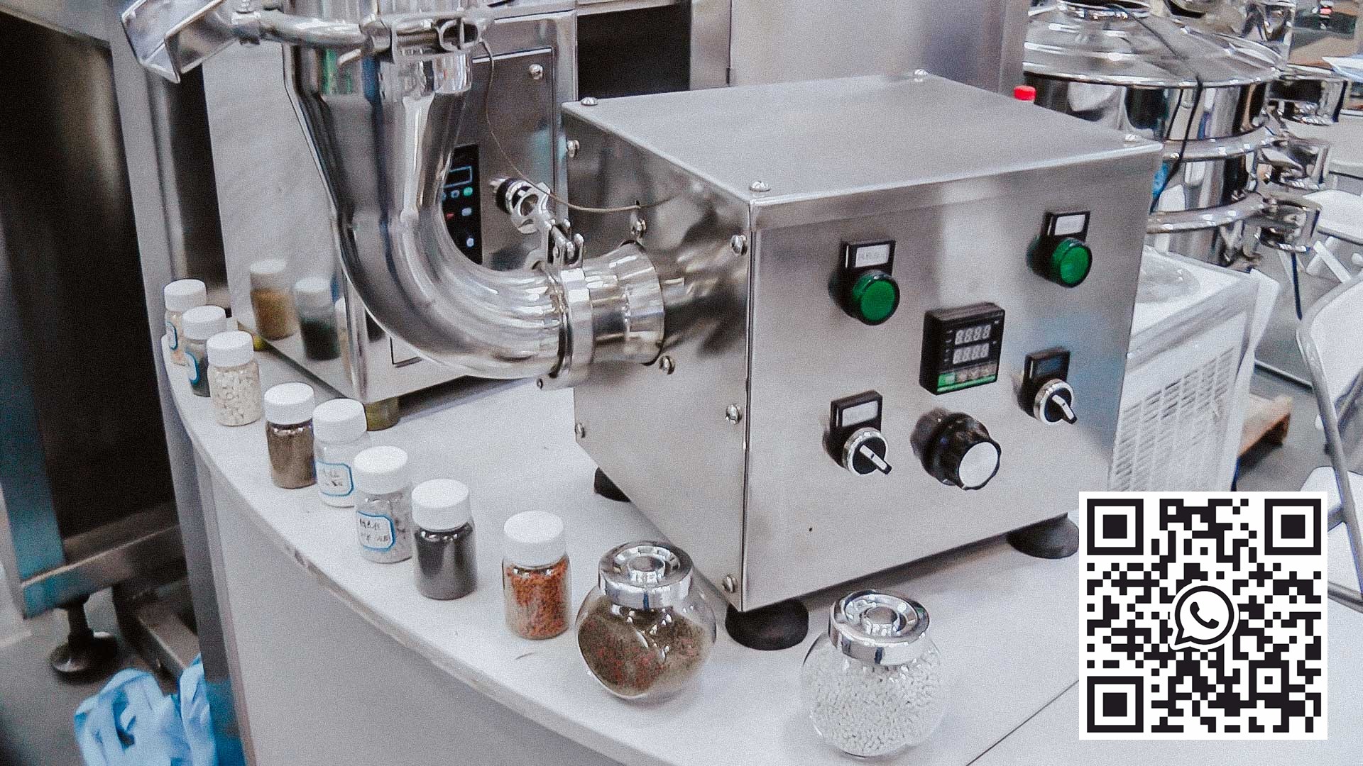 Laboratorinis mašinos granuliatorius su miltelių ir granulių džiovinimo sistema