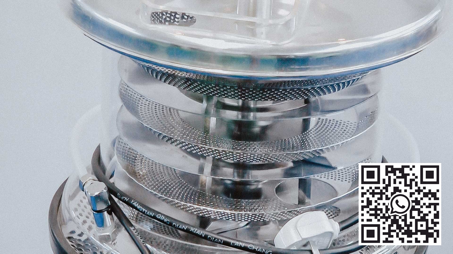 Vibracinė mašina dulkėms pašalinti iš tablečių ir poliravimui po tablečių gamybos