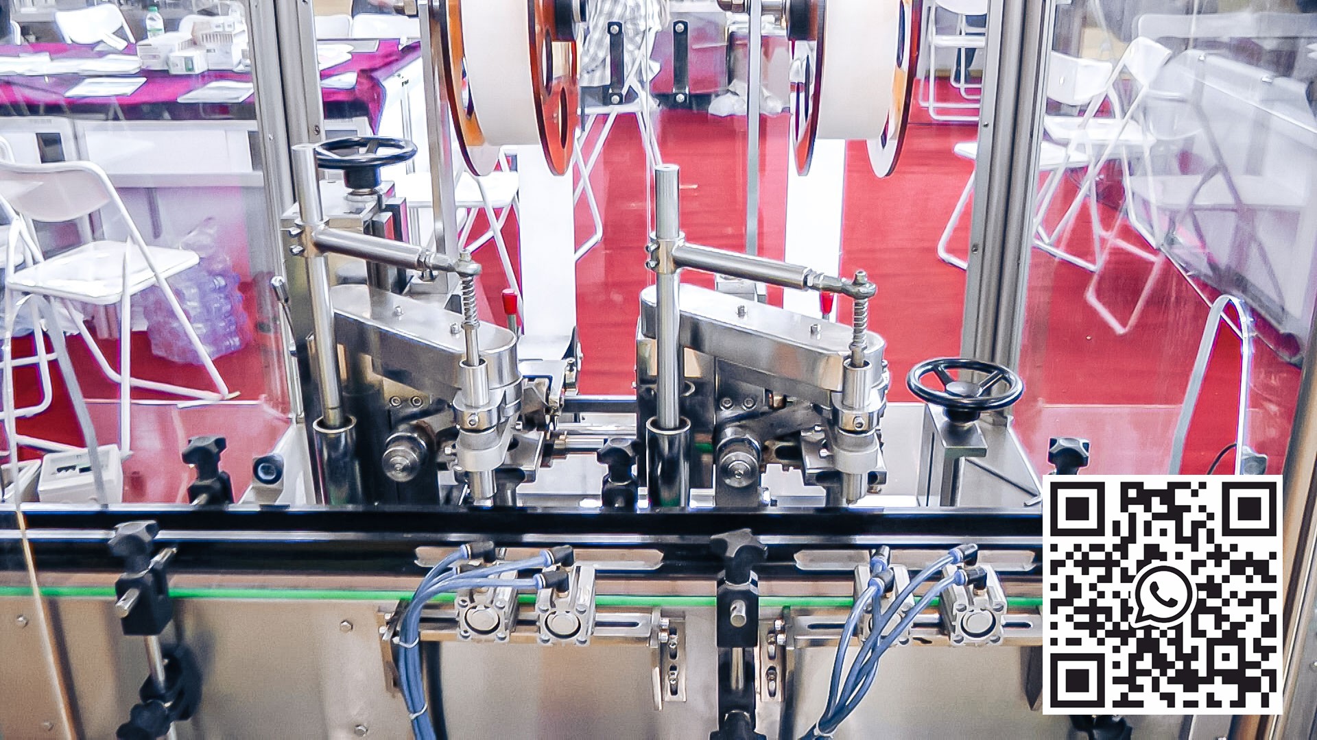 Automatinė įranga silikoninio gelio įdėjimui į plastikinį butelių maišelį farmacijos gamyboje