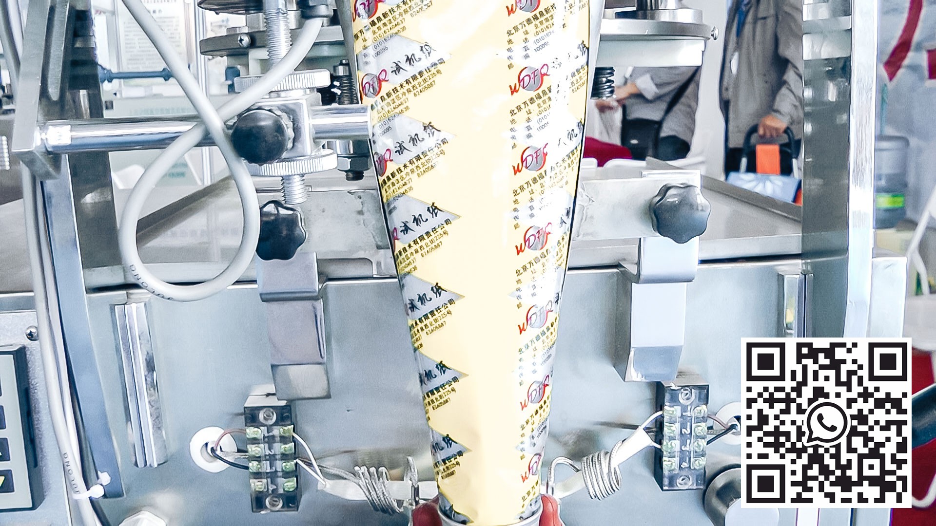 Automatinė įranga miltelių ir granulių pakavimui į plastikinius maišelius farmacijos gamyboje Slovėnijoje
