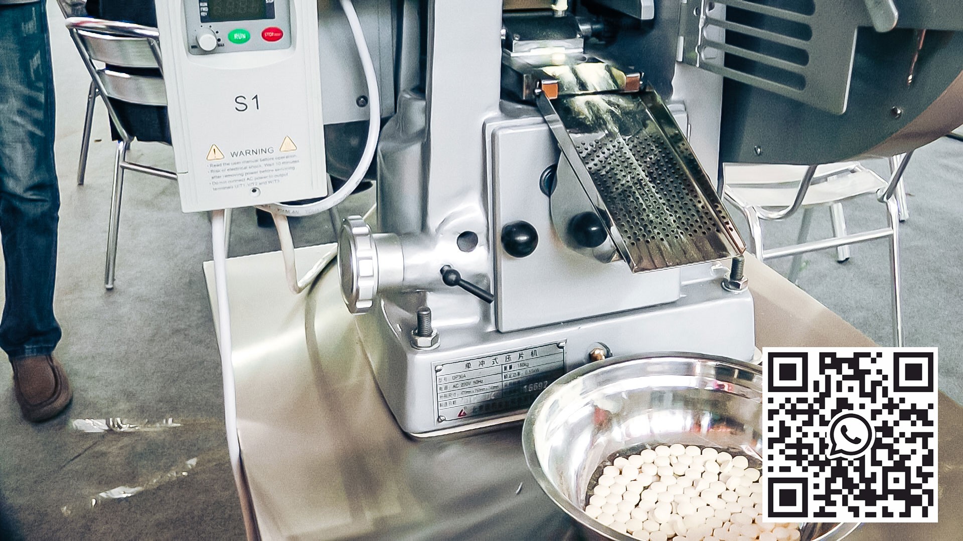 Automatinė laboratorinių tablečių presavimo įranga farmacijos gamyboje