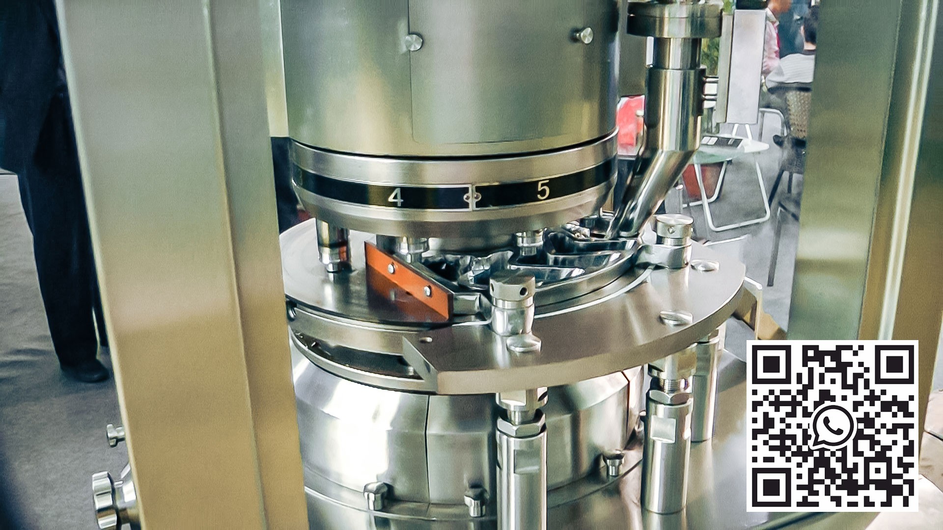 Automatinė įranga ovalių tablečių gamybai farmacijos gamyboje