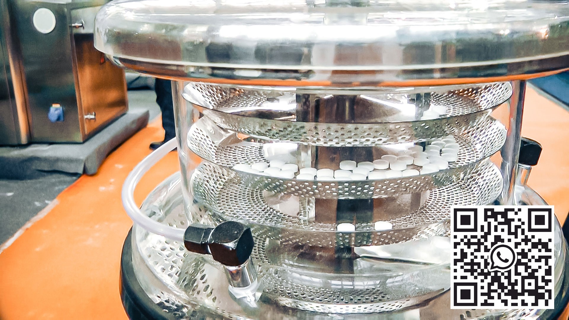 Automatinė tabletių valymo ir dulkių šalinimo įranga farmacijos gamyboje