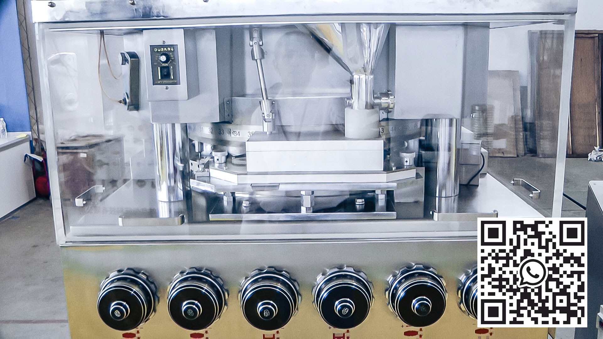Automatinė greitųjų tablečių presavimo įranga farmacijos gamyboje