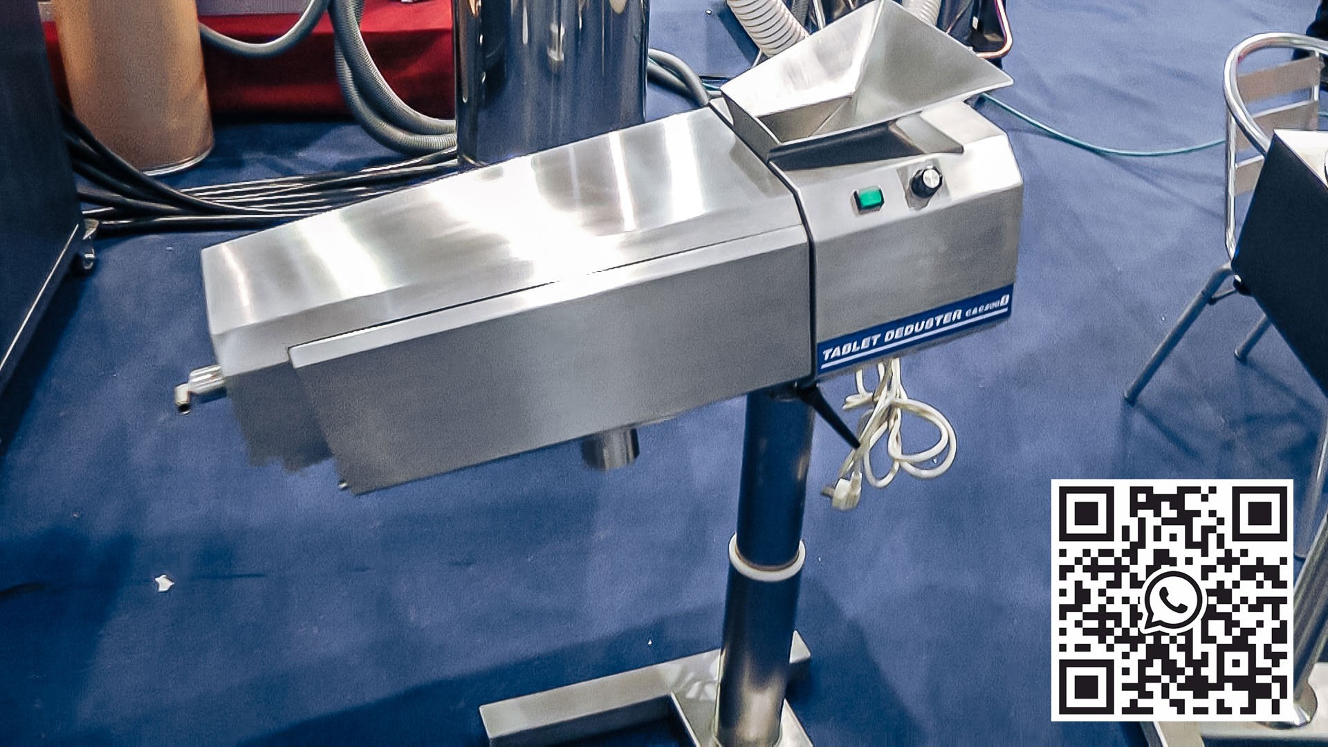 Automatisk utstyr for polering og avstøving av gelatinkapsler ved farmasøytisk produksjon