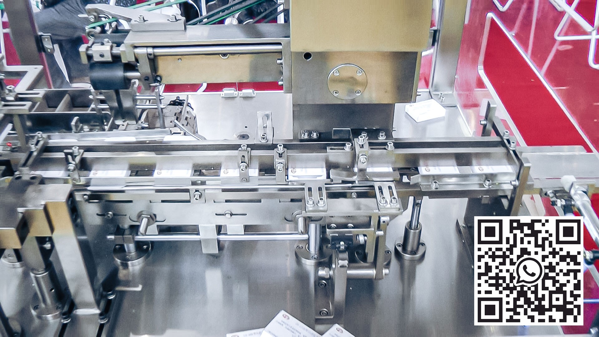 Automatisk utstyr Pappmaskin i farmasøytisk produksjon