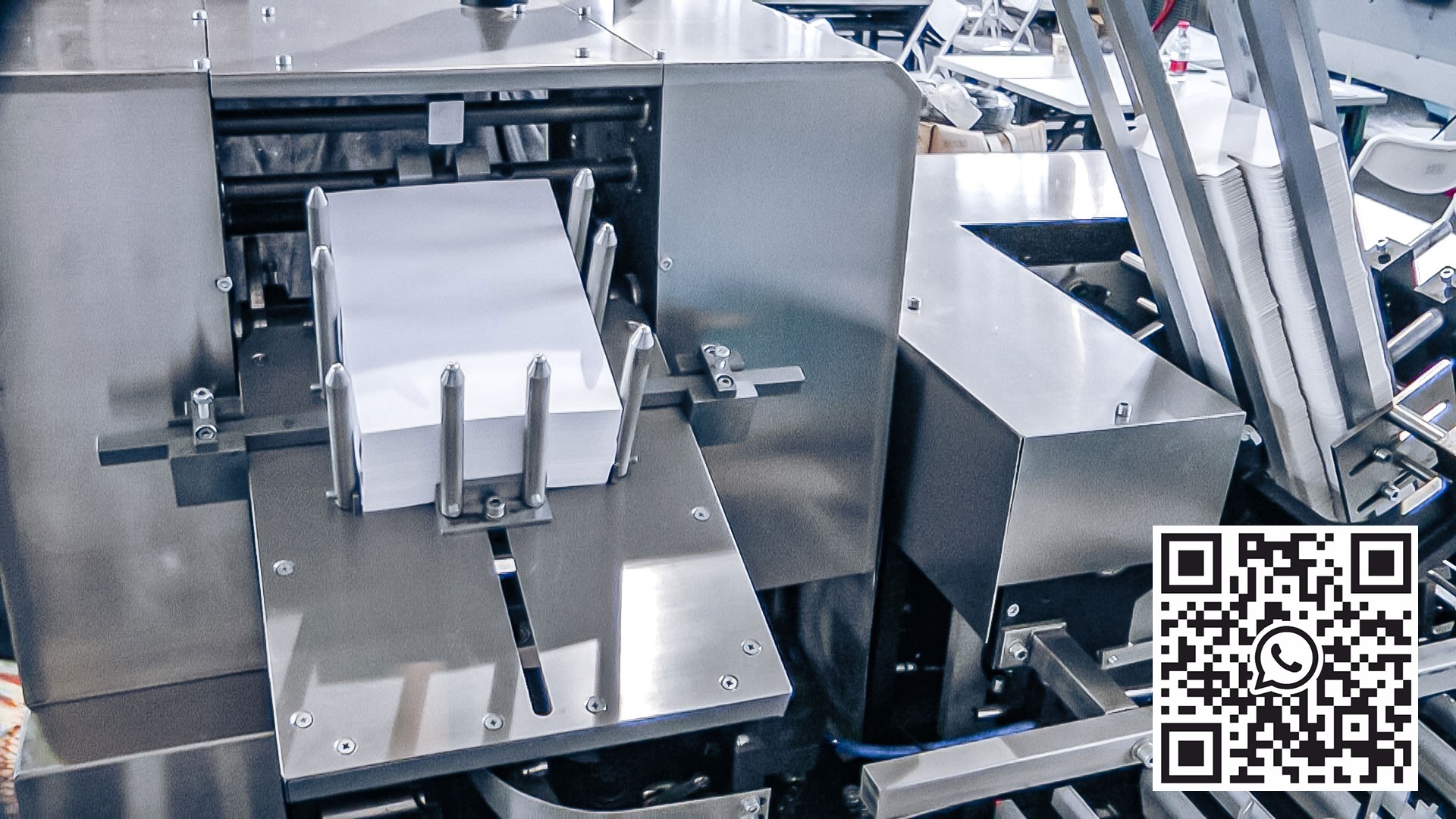 Automatisk utstyr pappmaskin penicillinflasker i farmasøytisk produksjon