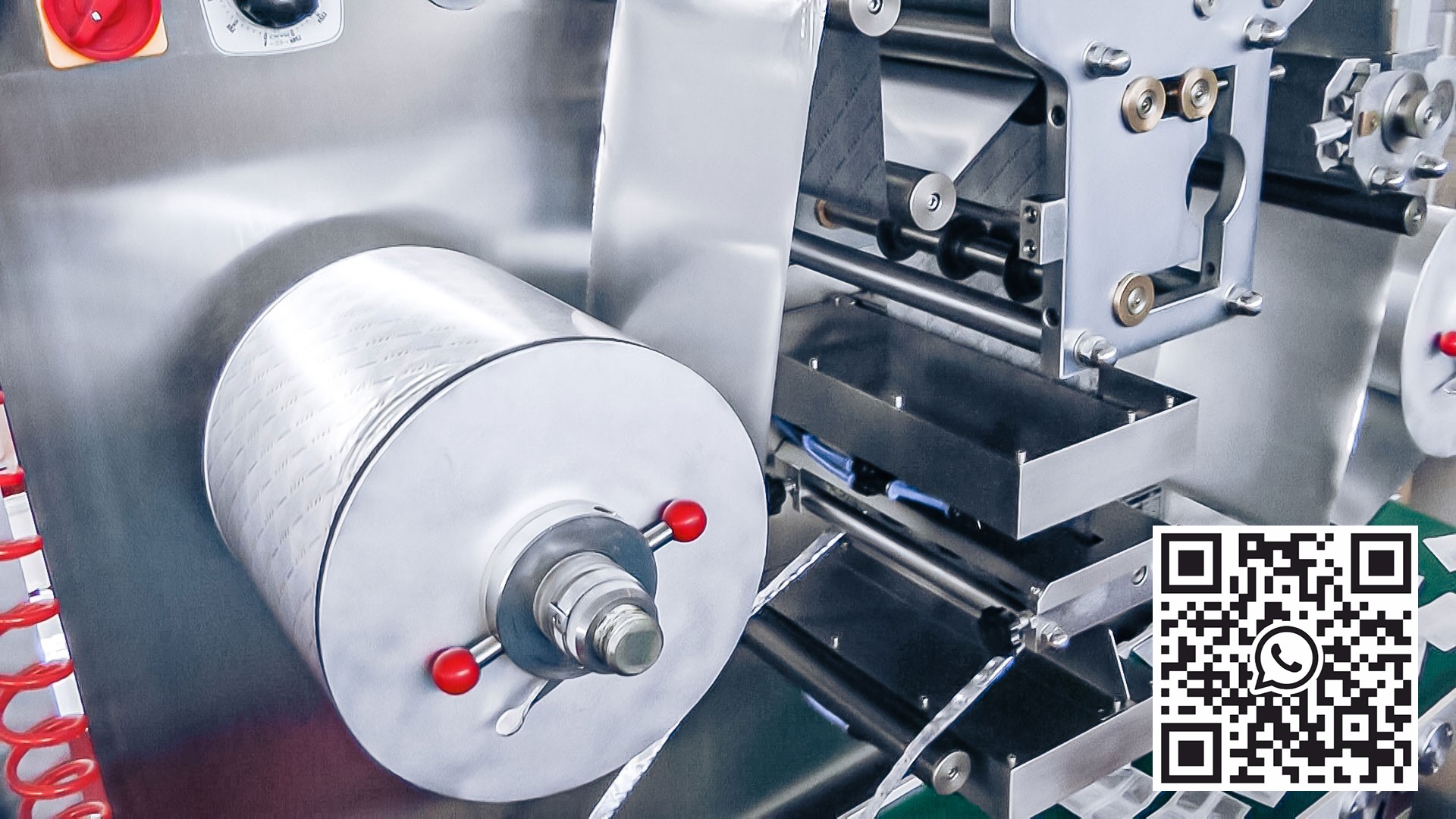 Automatisk utstyr for gruppeemballasje av tabletter i farmasøytisk produksjon av aluminiumstape