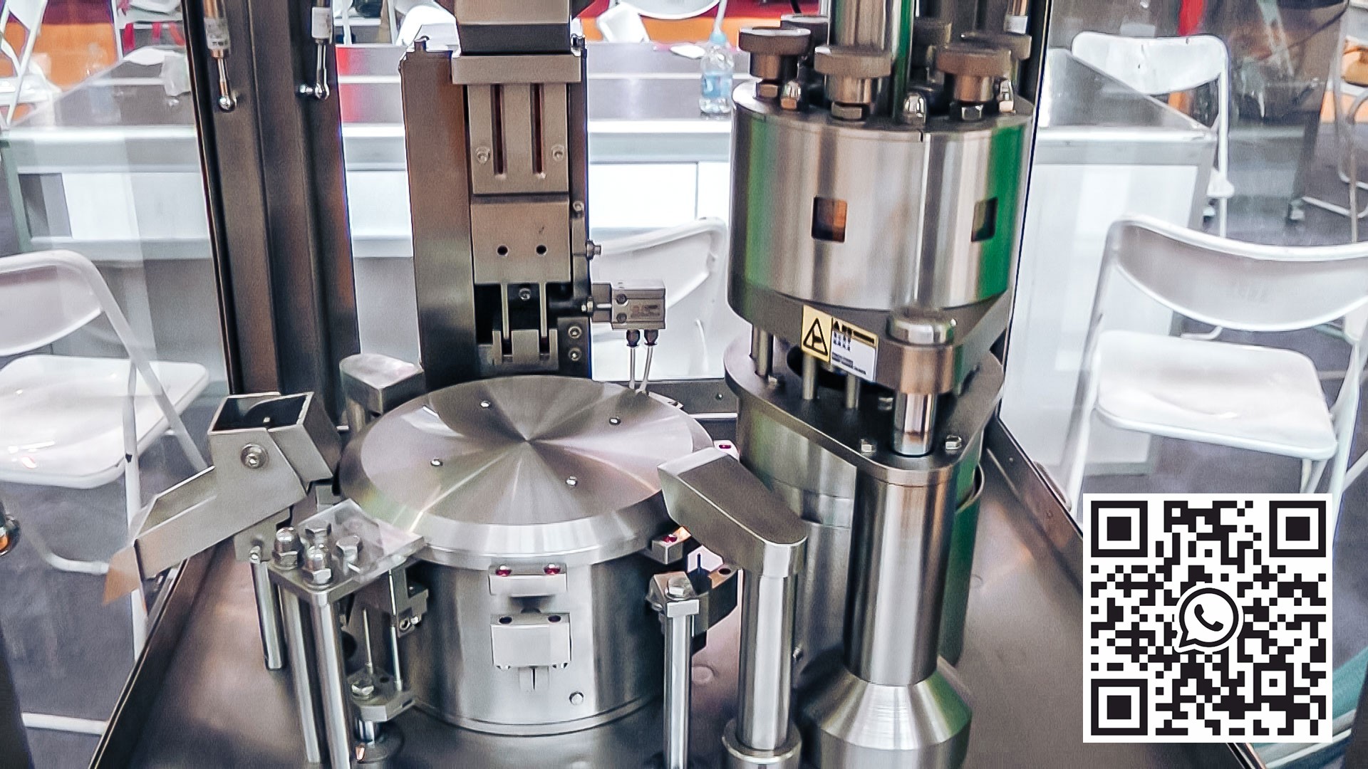 Automatisk utstyr for pakking av pulver i gelatinkapsler i farmasøytisk produksjon