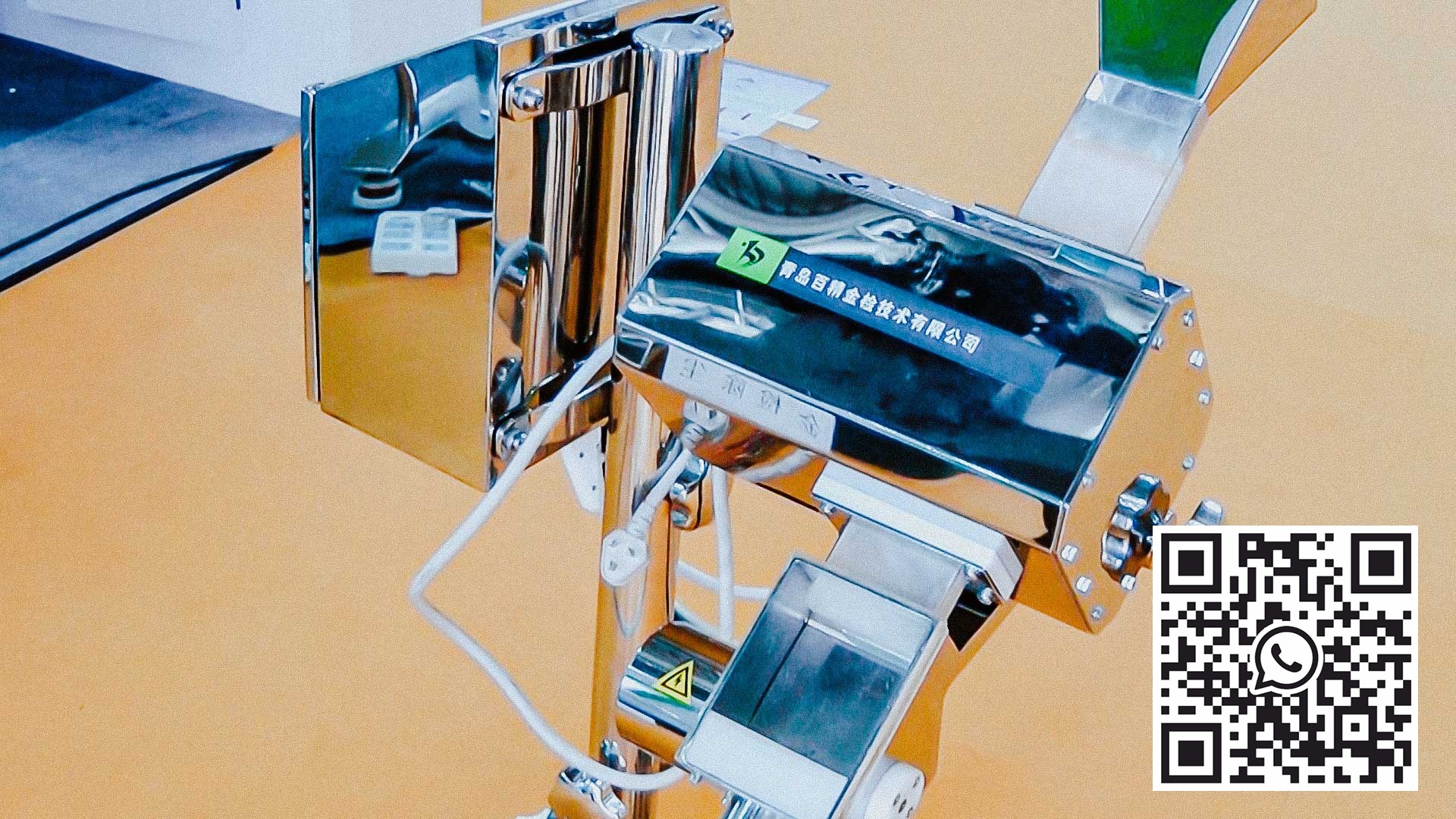 Automatyczny sortownik tabletek i kapsułek farmaceutycznych z wykrywaczem metalu