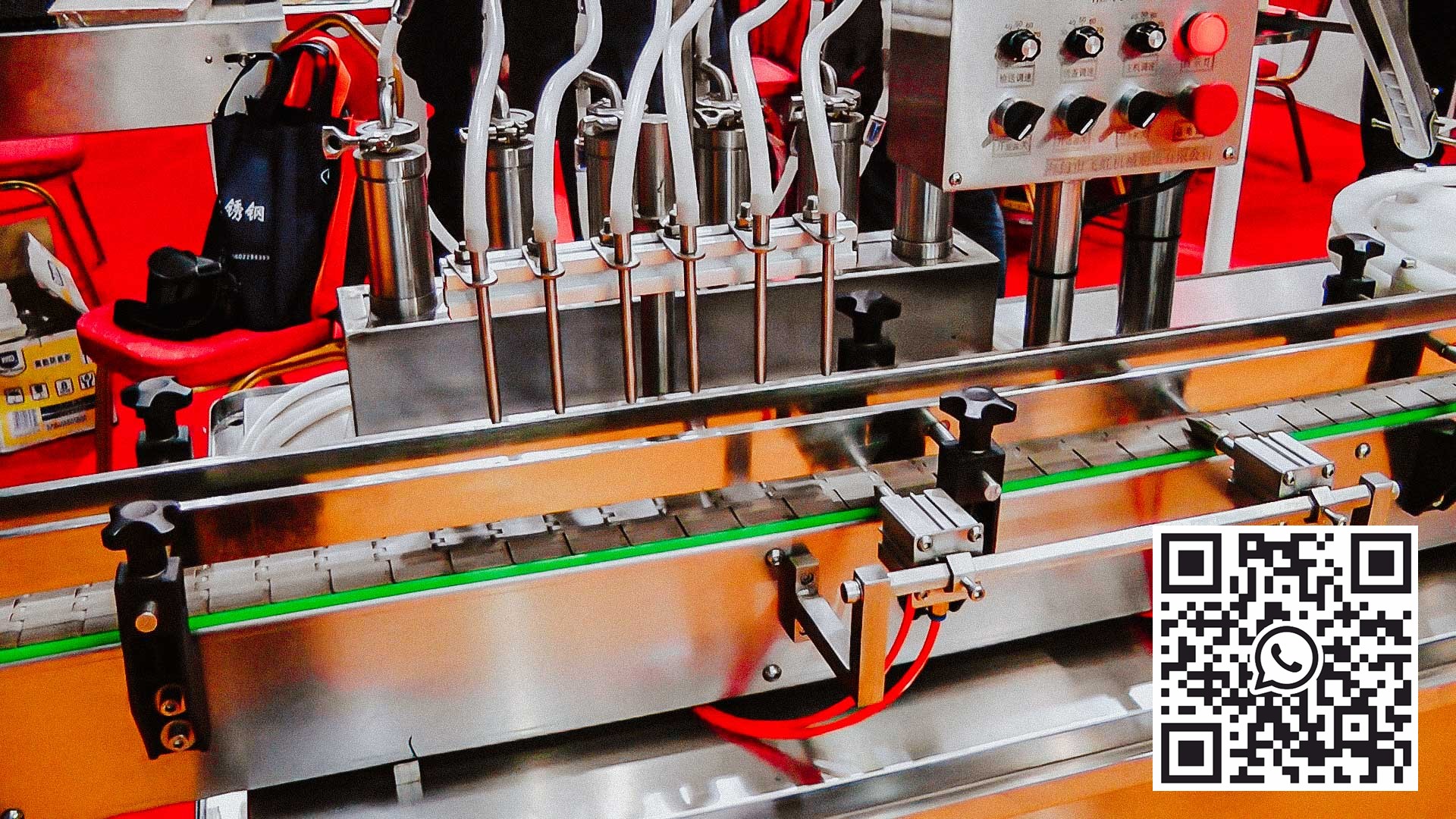 Equipamento automático para envase de produtos líquidos em garrafas de vidro