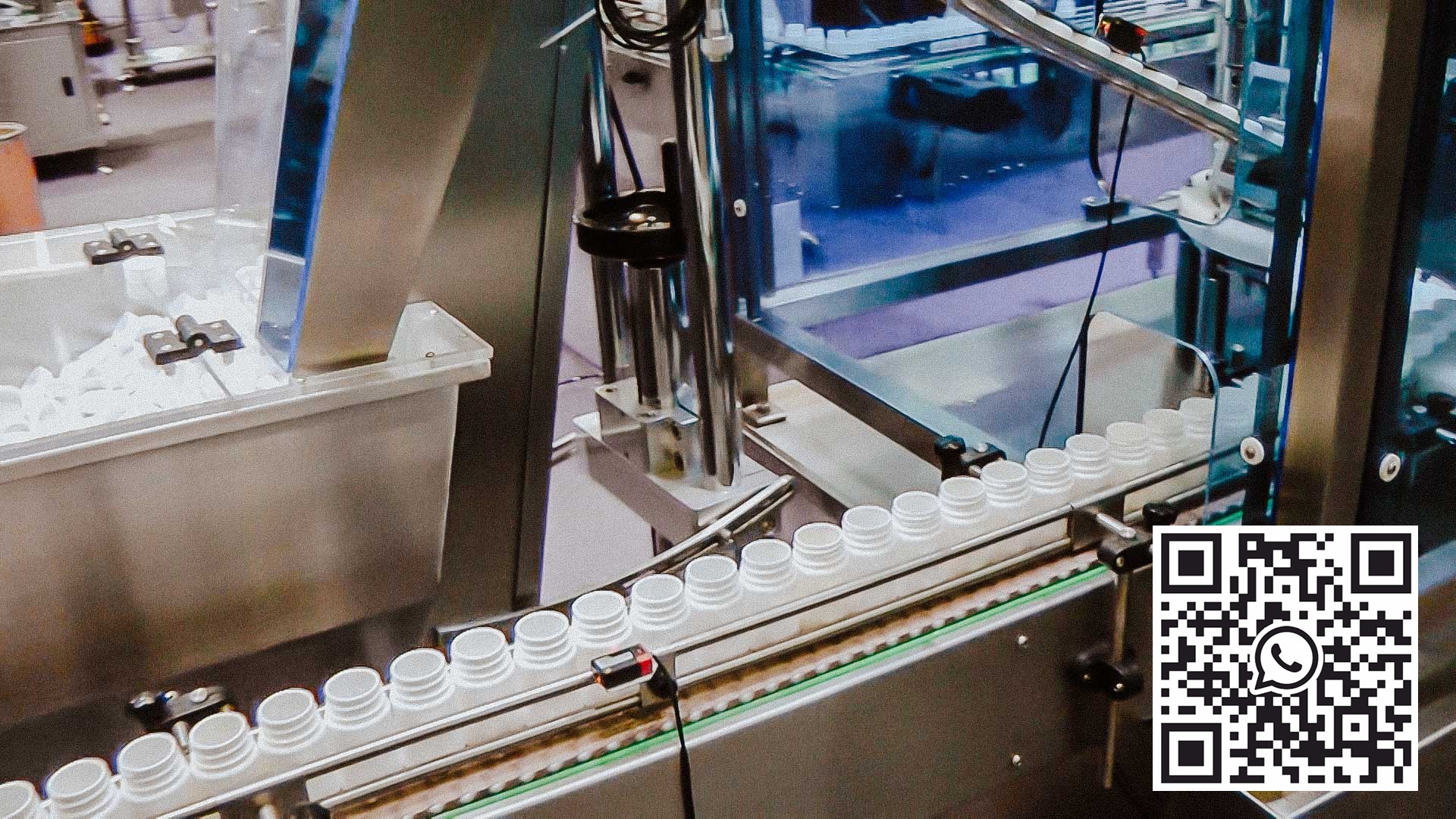 Equipo automático para llenado de comprimidos en botellas de plástico con tapón de rosca