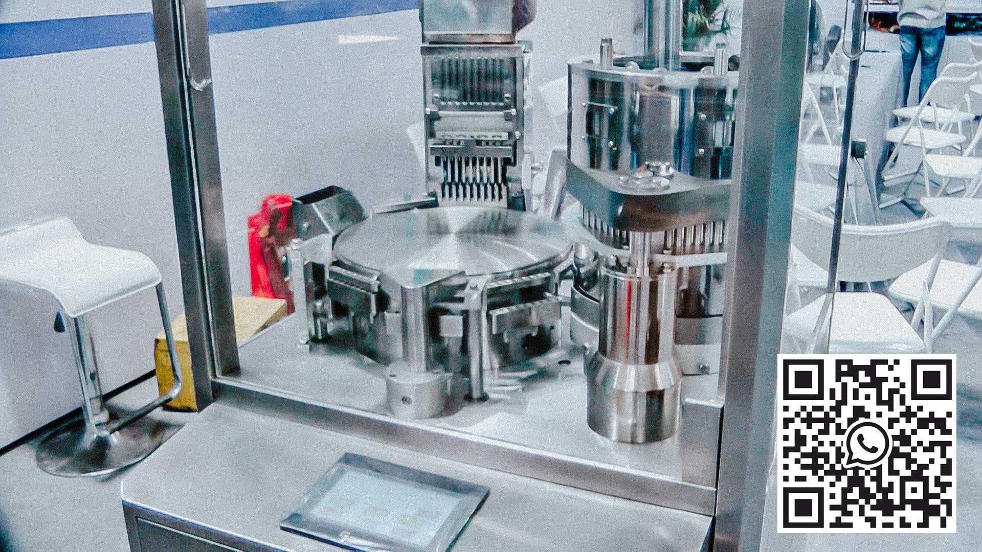 Las cápsulas de gelatina dura llenan la máquina automática de fabricación de medicamentos en polvo