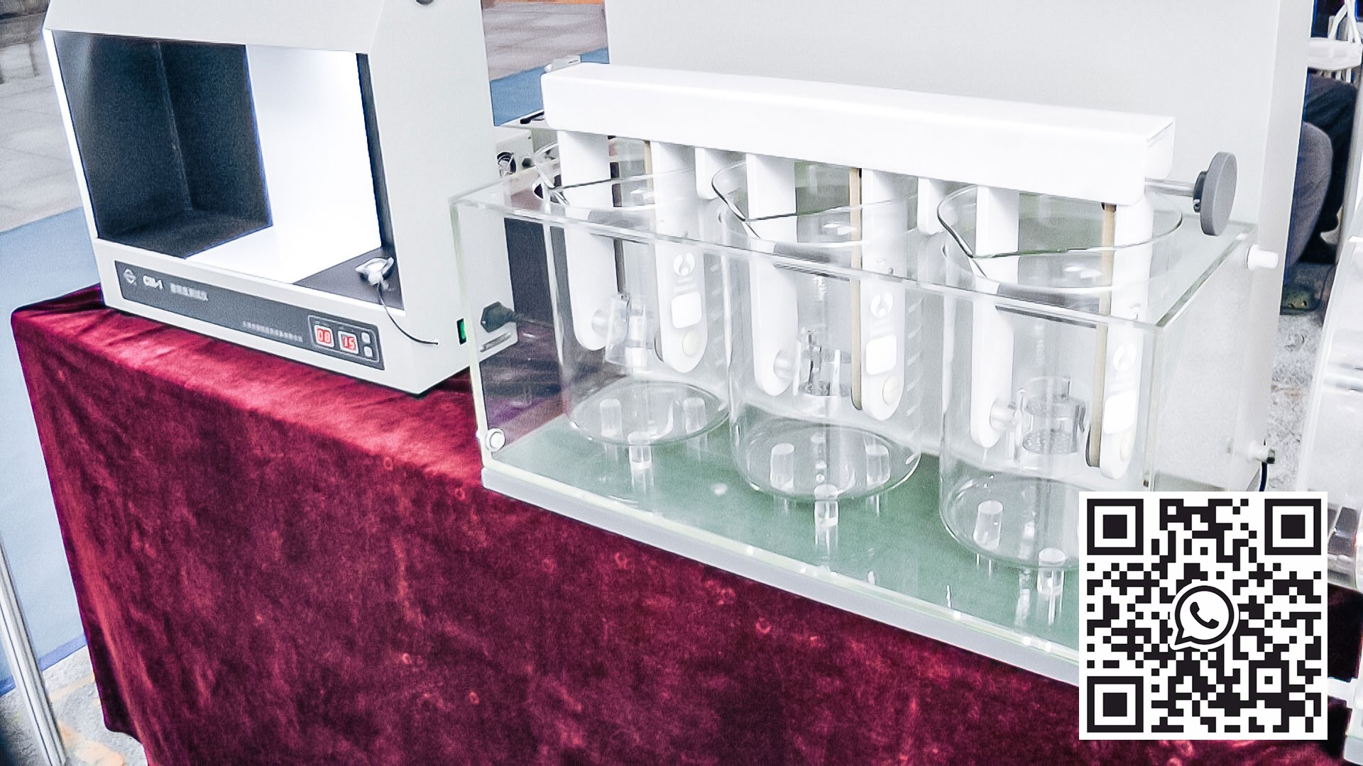 Equipo automático para pruebas de calidad de comprimidos y cápsulas en la producción farmacéutica Austria