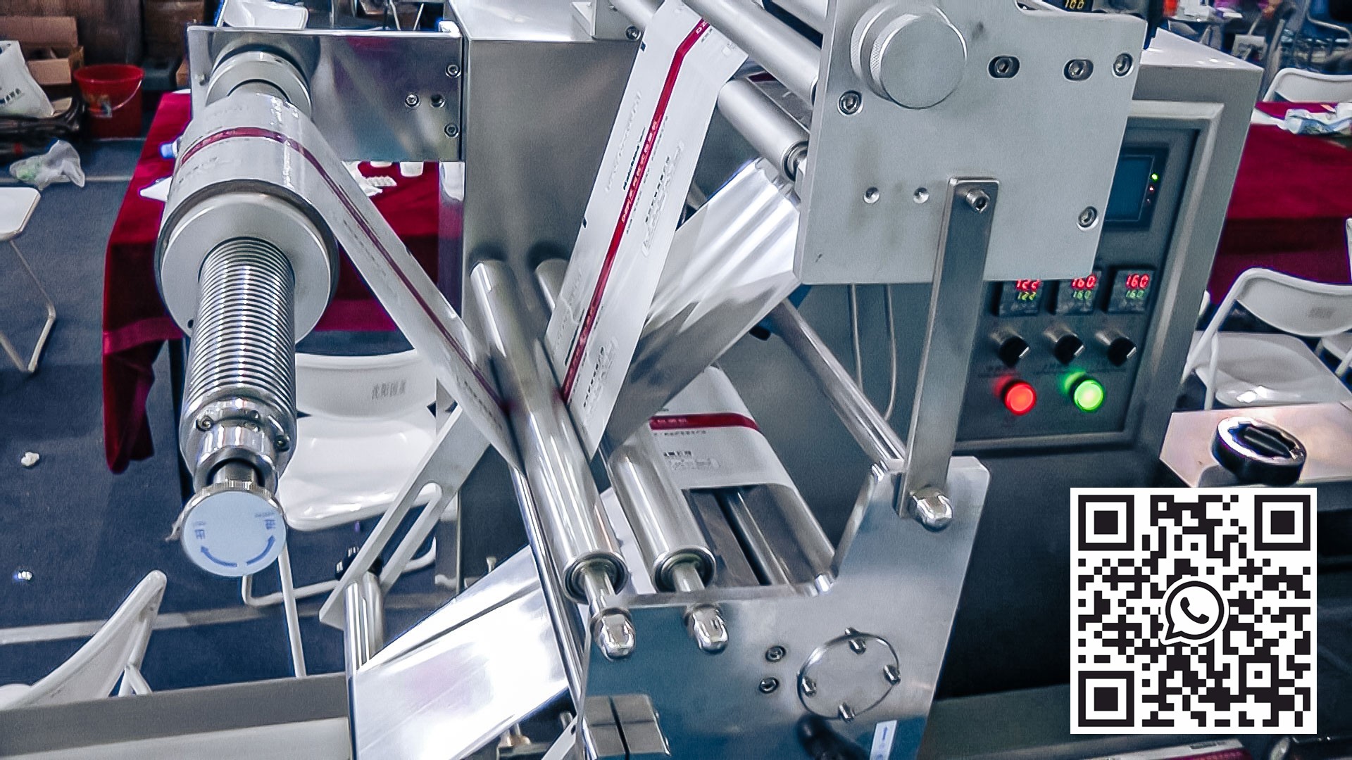 Equipo automático de envasado flopack en la producción farmacéutica