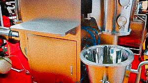 Automatic drying and granulation machine in a fluidized bed of pharmaceutical raw materials