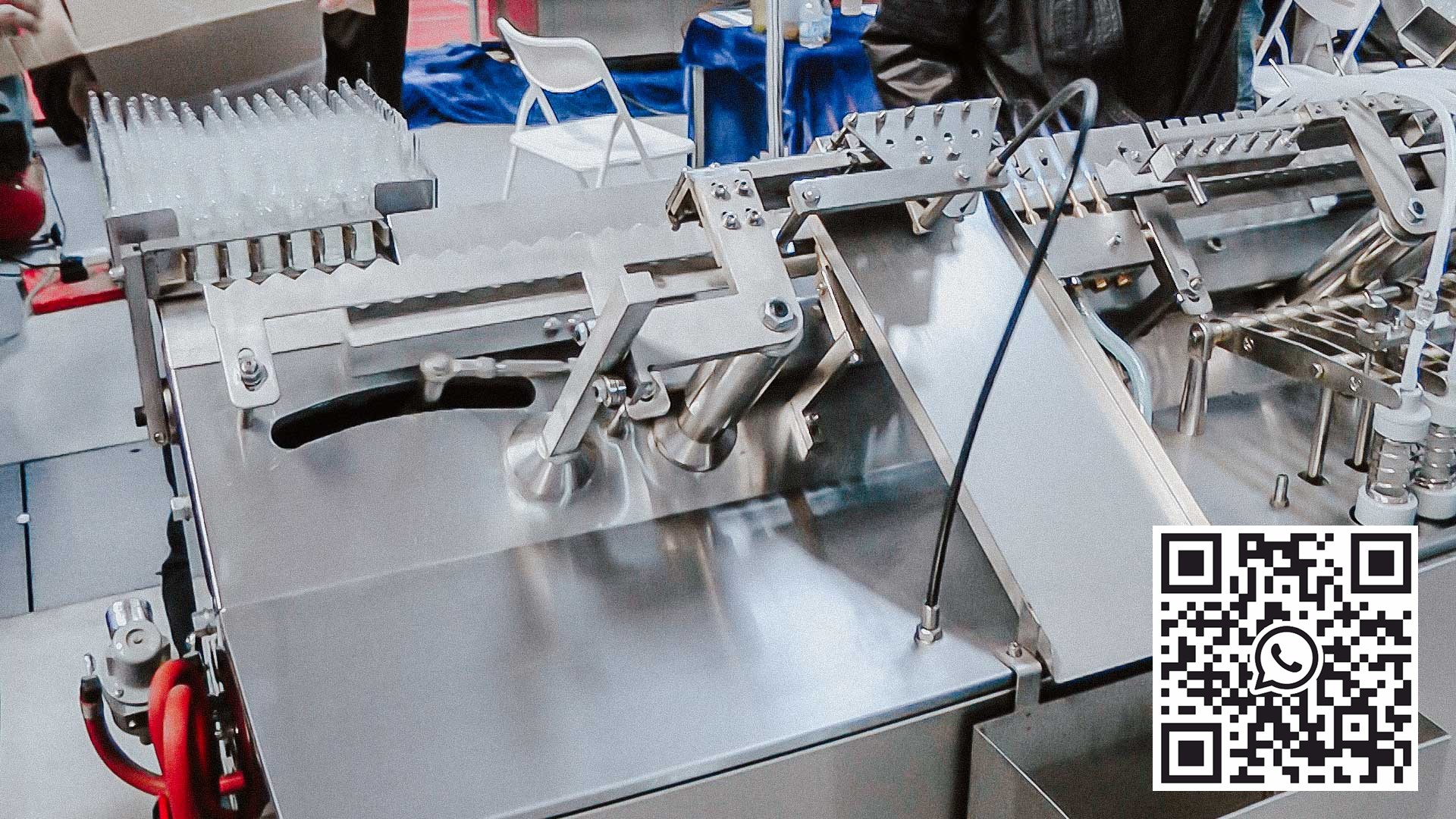 Automatic equipment for filling with liquid and sealing sterile glass ampoules with medicine