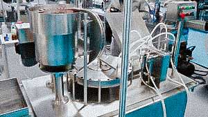 Automatic filling and capping machine penicillin bottles pharmaceutical liquid medicine