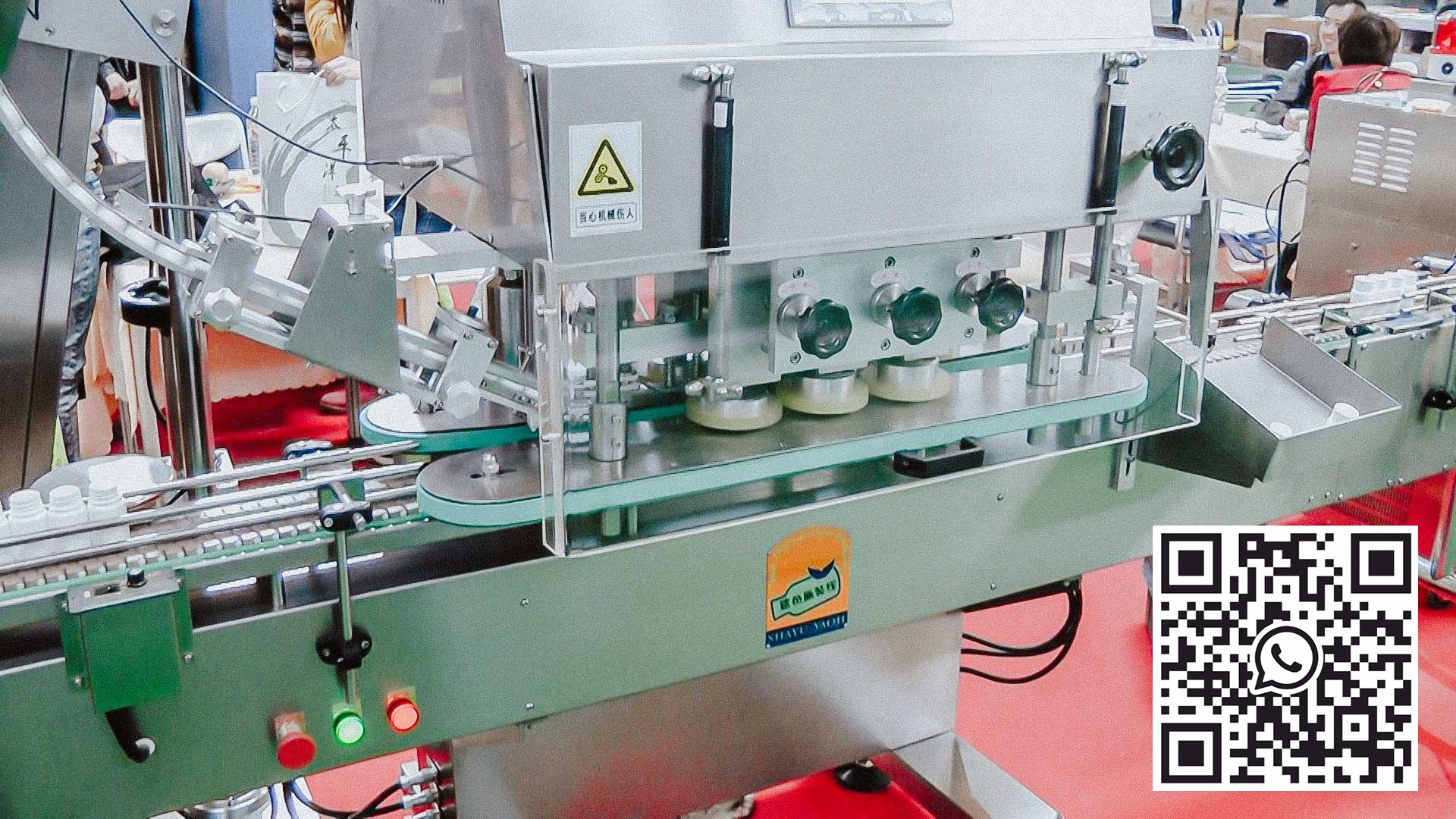Automatic line for filling plastic bottles and capping with plastic caps