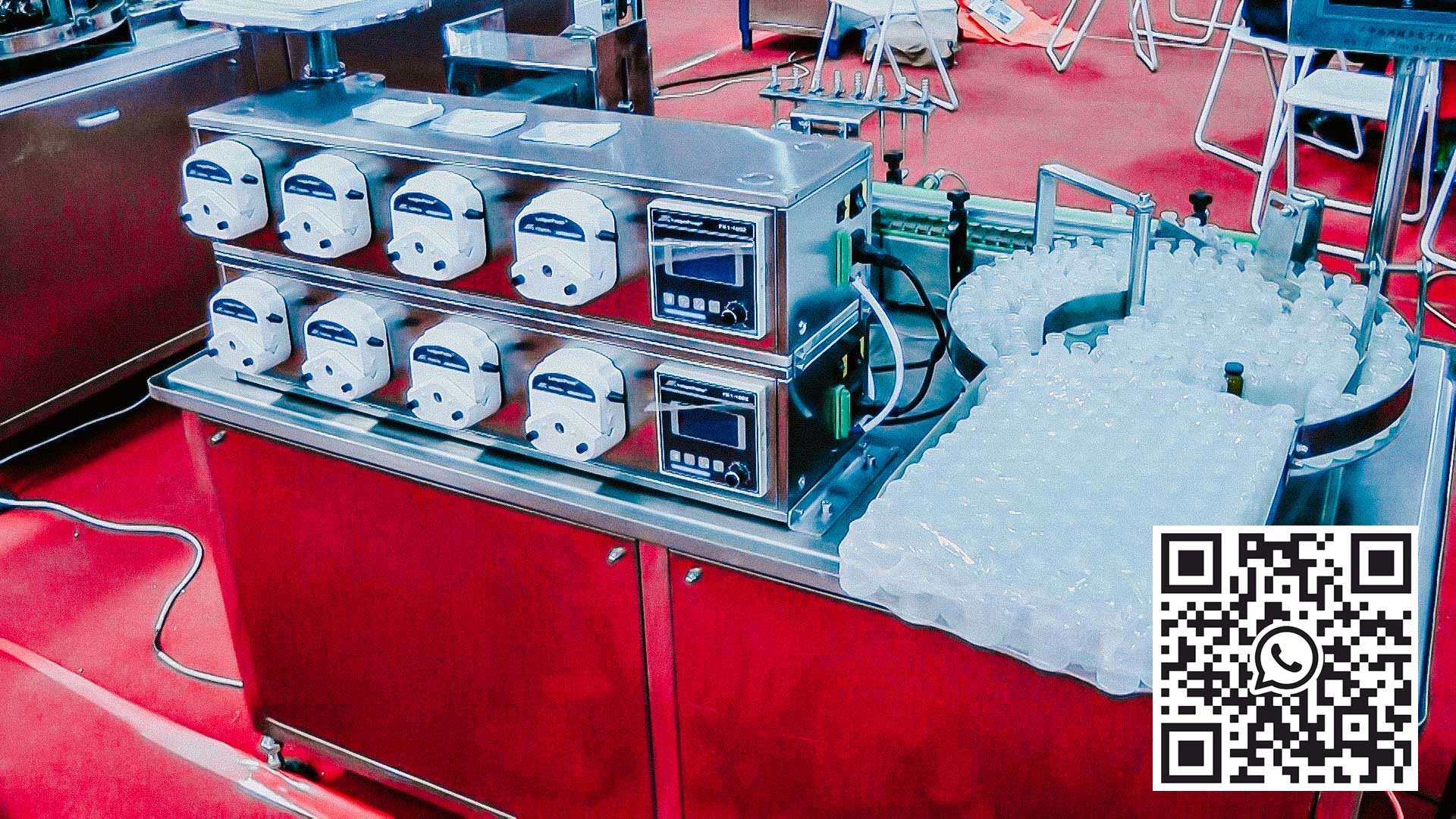 Automatic liquid filling machine for glass bottles with peristaltic pumps