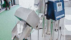 Automatic machine for checking the quality of tablets with a metal detector