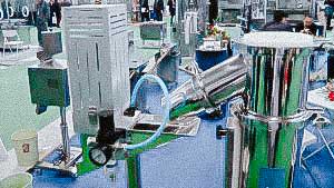 Automatic pharmaceutical equipment for checking the quality of gelatin capsules