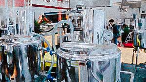 Automatic pharmaceutical equipment for preparation and storage of liquid dosage forms