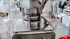Automatic rotary tablet press for tablet manufacturing pharmaceutical factory