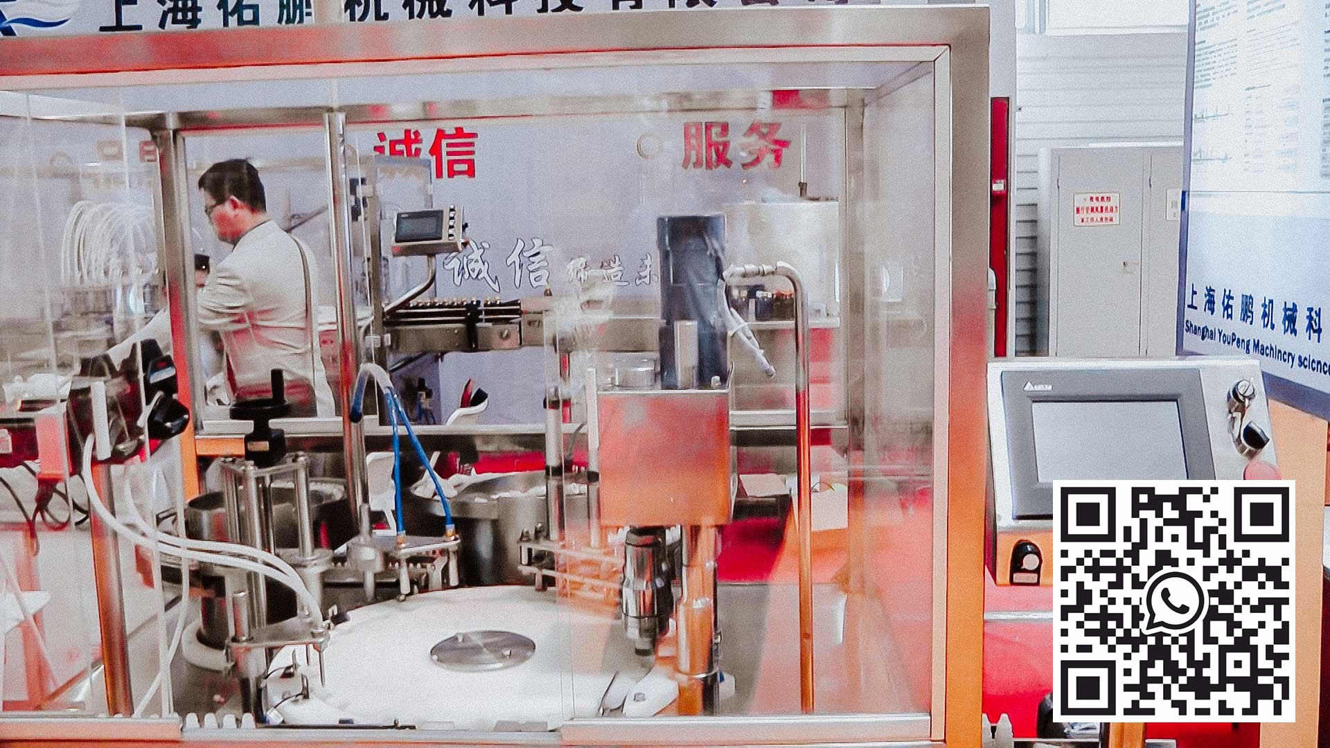 Equipment for filling and capping plastic bottles with pharmaceutical liquids