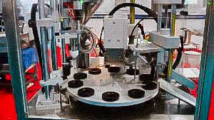Equipment for filling and sealing the cream in plastic tubes