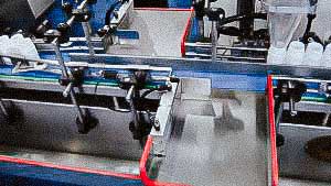 High speed automatic filling line of gelatin capsules in plastic bottles screwing the cap