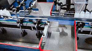 High speed automatic filling line of gelatin capsules in plastic bottles screwing the cap