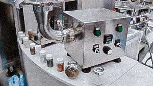 Laboratory machine granulator with powder and granule drying system