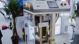 One punch laboratory tablet press for tablet pressing