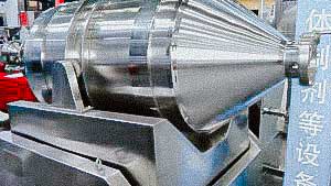 Powder mixer for food and pharmaceutical production