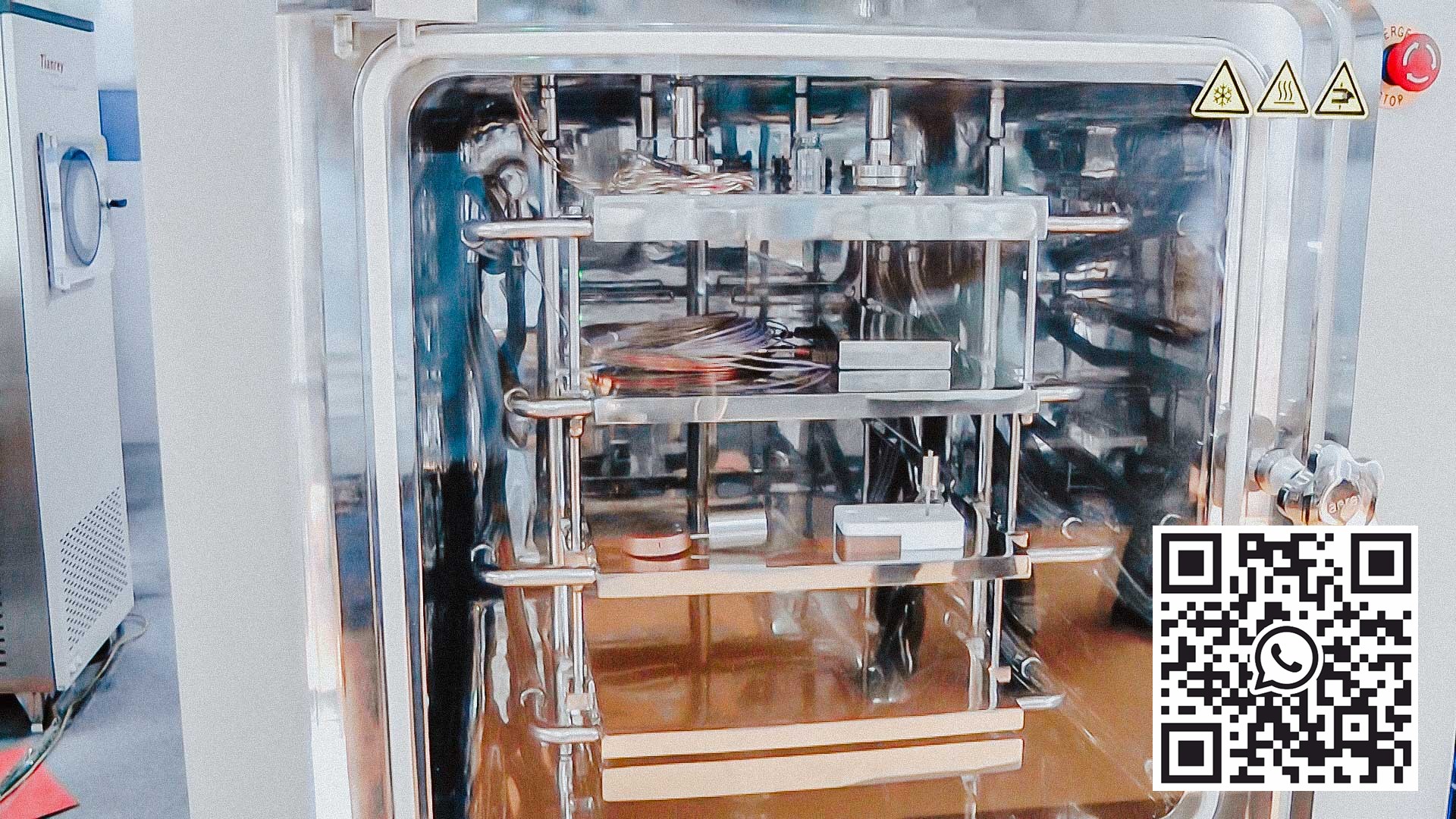 Sublimation lyophilic dryer for powder production from food and pharmaceutical liquids FRANCE