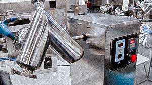 V-mixer for mixing powders in the pharmaceutical laboratory and blending production